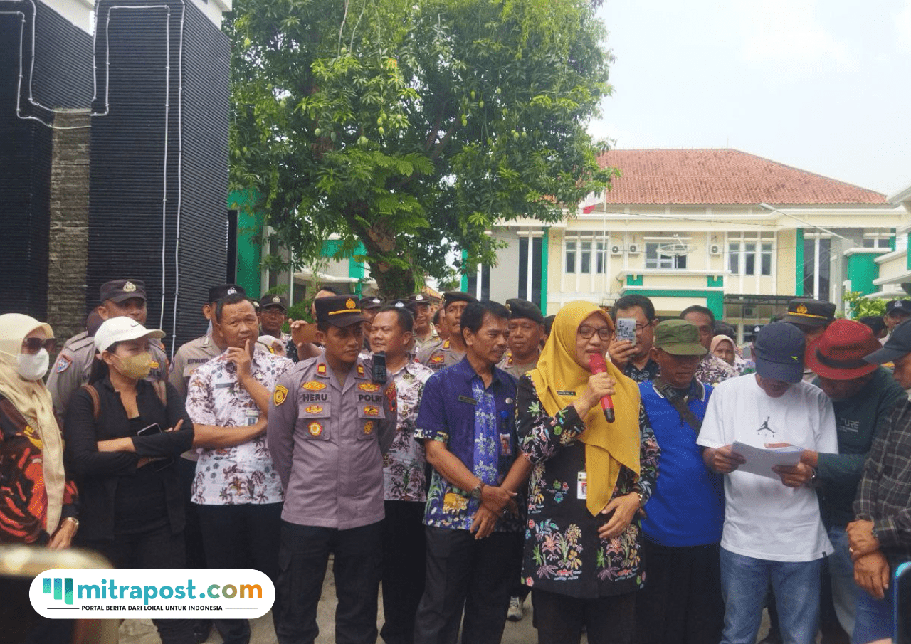 Ngeluh Tak Dapatkan Solar, Ratusan Petani Demo Dispertan Pati