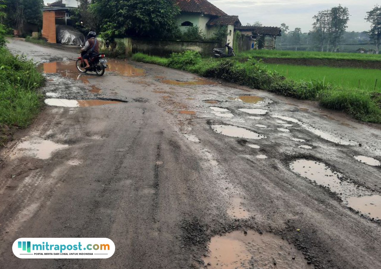 Jalan Rusak di Pati