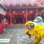 Foto : Penampilan tiga barongsai di halaman Klenteng Hok Tik Bio Pati, Kamis kemarin (23/01/2025). (Sumber. Mitrapost.com/Ilham)