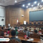 Foto: Komisi A DPRD Kabupaten Pati audiensi dengan penghuni ruko, Kades Semampir, DPUTR, DPMPTSP di Ruang Rapat Paripurna (Mitrapost.com/ Kafi)