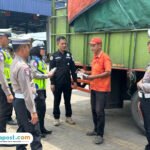 Foto: Sat Lantas Polresta Pati memberikan sosialisasi kepasa karyawan PT Garuda Food (Mitrapost.com/ Polresta Pati) Foto: Sat Lantas Polresta Pati memberikan sosialisasi kepasa karyawan PT Garuda Food (Mitrapost.com/ Polresta Pati)