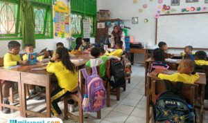 Foto: susasa belajar mengajar di SD Negeri Payang 02 di ruang kelas (Mitrapost.com)