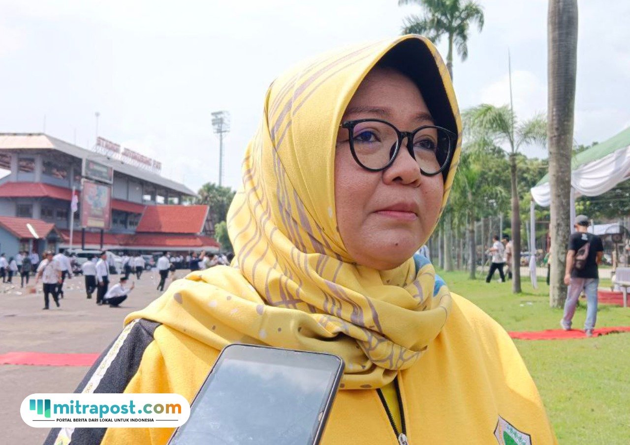 Foto: Anggota Dewan Perwakilan Rakyat Daerah (DPRD) Kabupaten Pati, Endah Sri Wahyuningati saat diwawancara oleh awak media beberapa waktu lalu (Mitrapost.com/ Kafi)