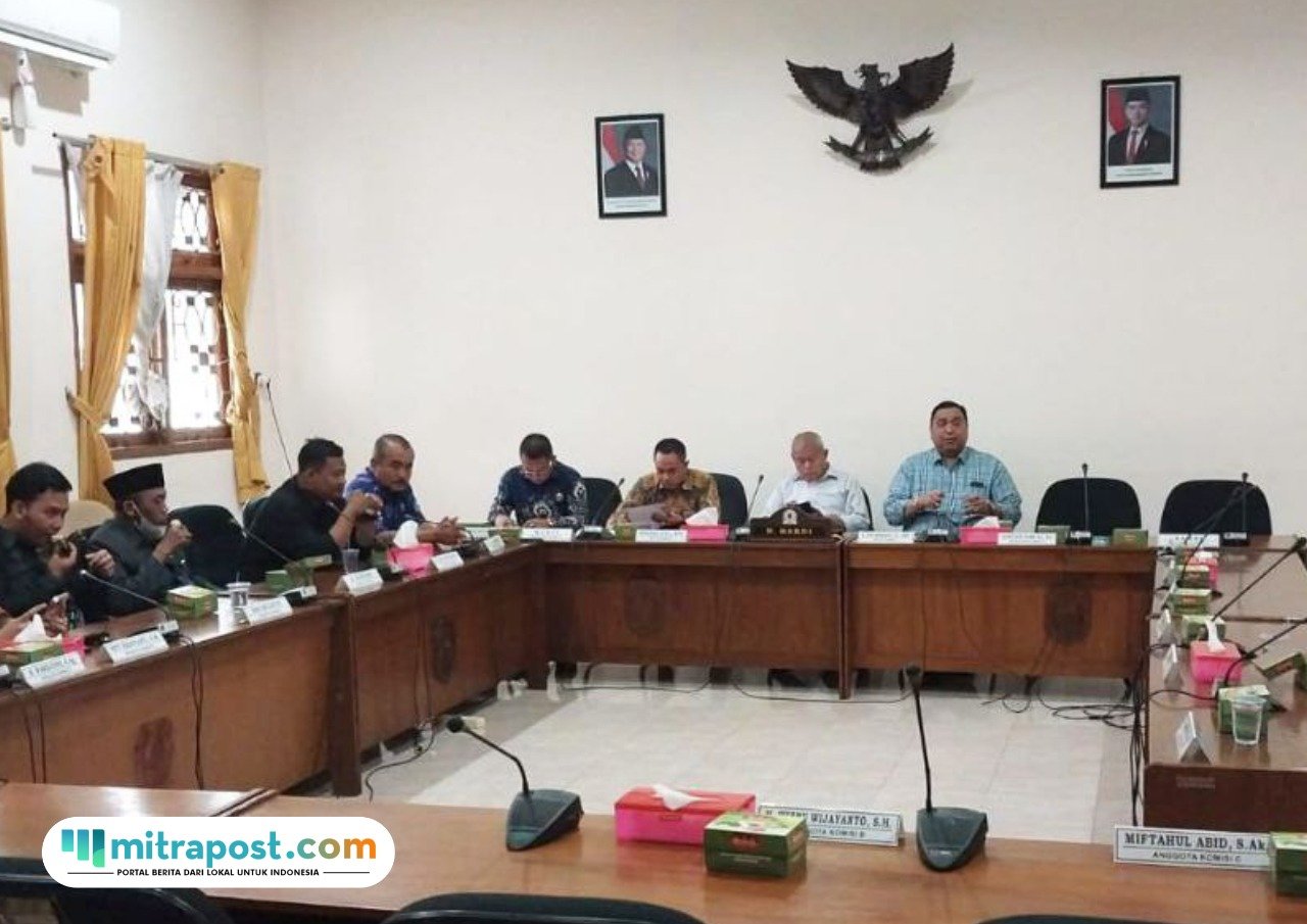 Foto: DPRD Kabupaten Pati menerima audiensi dari warga Kecamatan Batangan pada Jumat (23/5/2025) di ruang gabungan (Mitrapost.com/ Kafi)