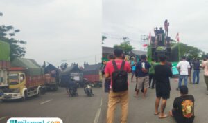 Foto : Demo aksi sopir truk Odol di lingkar Selatan Pati. (Sumber. Mitrapost.com/ Ilham)