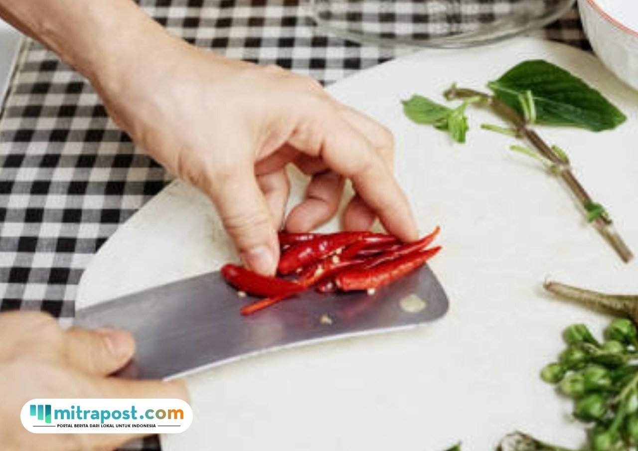 5 Tips Ampuh Hilangkan Sensasi Terbakar pada Tangan Akibat Sambal