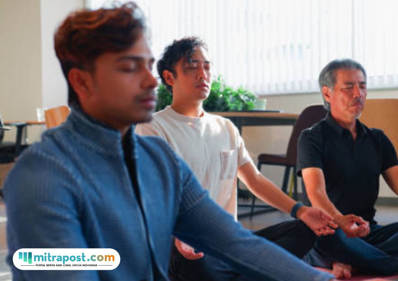 Foto: ilustrasi orang yoga sebagai bentuk self-care (sumber: istock)