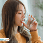 Foto: Ilustrasi seseorang meminum air putih (sumber: istock)