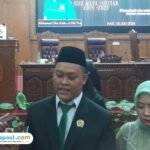 Foto: Anggota Dewan Perwakilan Rakyat Daerah (DPRD) Kabupaten Pati yang baru saja dilantik, Muhammad Ulin Nuha saat diwawancara oleh awak media (Mitrapost.com/ Kafi)