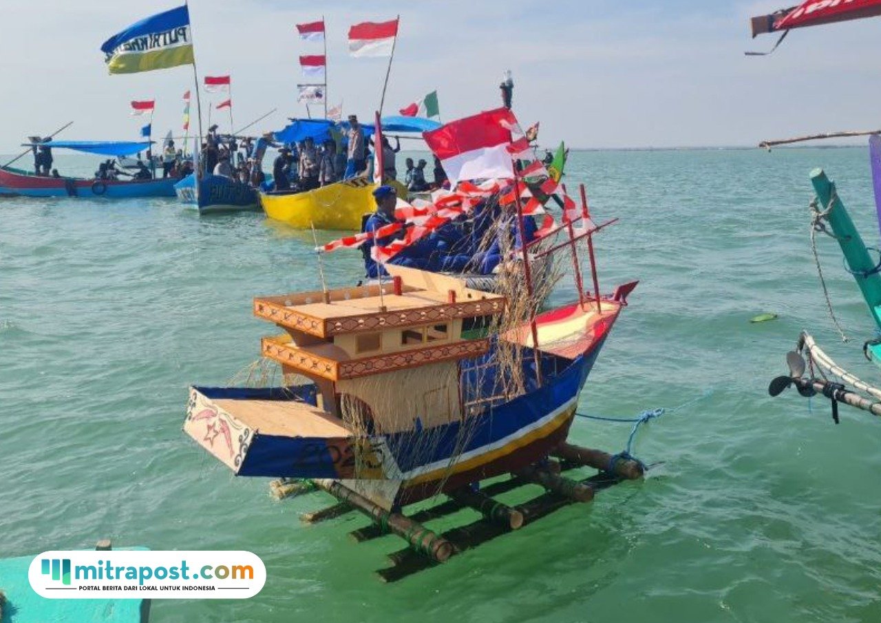 Foto: suasana sedekah laut di Desa Pecangaan, Kecamatan Batangan, Kabupaten Pati, Kamis (17/7/2025) (Mitrapost.com/ dok pribadi)