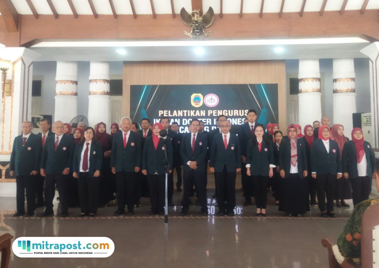 Foto : Suasana pelantikan IDI Cabang Kabupaten Pati di Pendopo Pati, Sabtu (05/07/2025) siang. (Sumber. Mitrapost.com/ Ilham)
