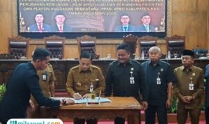 Foto: Penandatanganan Nota Kesepakatan Perubahan KUA PPAS Pati tahun anggaran 2025 (Mitrapost.com/ Kafi)