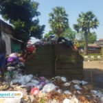 Foto : Tumpukan sampah di TPS belakang Stadion Joyo Kusumo, Desa Winong Kecamatan Pati Kabupaten Pati, Senin (14/07/2025) pagi. (Sumber. Mitrapost.com/ Ilham) Foto : Tumpukan sampah di TPS belakang Stadion Joyo Kusumo, Desa Winong Kecamatan Pati Kabupaten Pati, Senin (14/07/2025) pagi. (Sumber. Mitrapost.com/ Ilham)