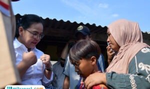 Wali Kota Semarang, Agustina Wilujeng menyambangi keluarga korban kebakaran rumah di Jalan Pesanggrahan Raya