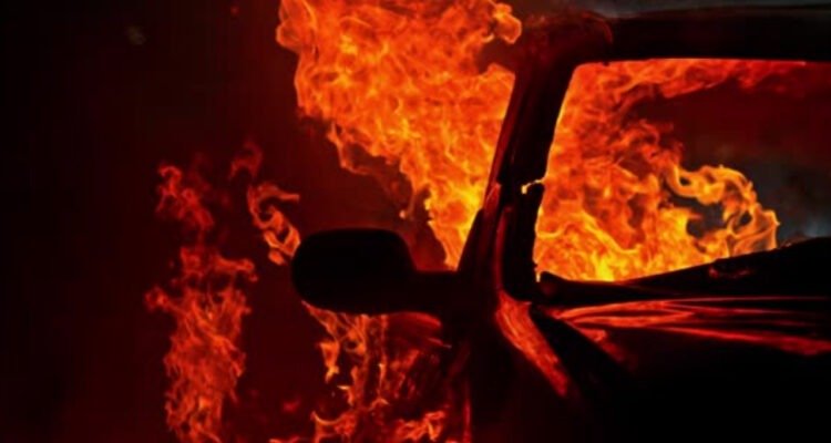 Sejumlah Driver Ojol yang Serbu Rumah Warga di Sleman Sempat Bakar Mobil Polisi
