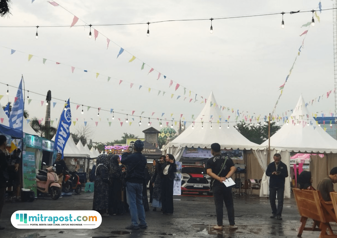 Foto : Pelaku UMKM saat menggelar festival ramadan di Stadion Joyo Kusumo, beberapa waktu lalu. (Sumber. Mitrapost.com/ Ilham)