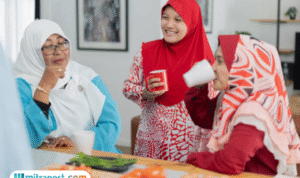 Foto: ilustrasi ibu-ibu melakukan arisan (sumber: istock)