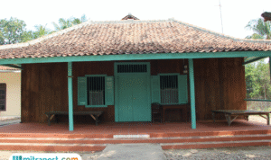 Foto: rumah pengasingan Rengasdengklok (sumber: Kemdikbud)