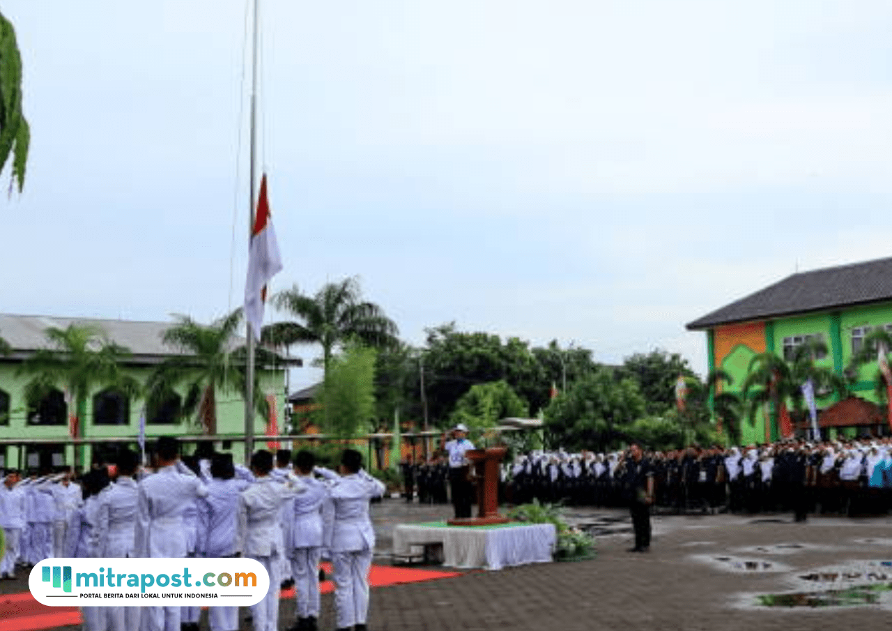 Foto: upacara saat menyanyikan Lagu Kebangsaan Indonesia Raya (sumber: istock)