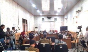 Foto: Panitia Khusus (Pansus) Pemakzulan Bupati Pati Sudewo saat meminta keterangan sejumlah pihak (Mitrapost.com/ Kafi)