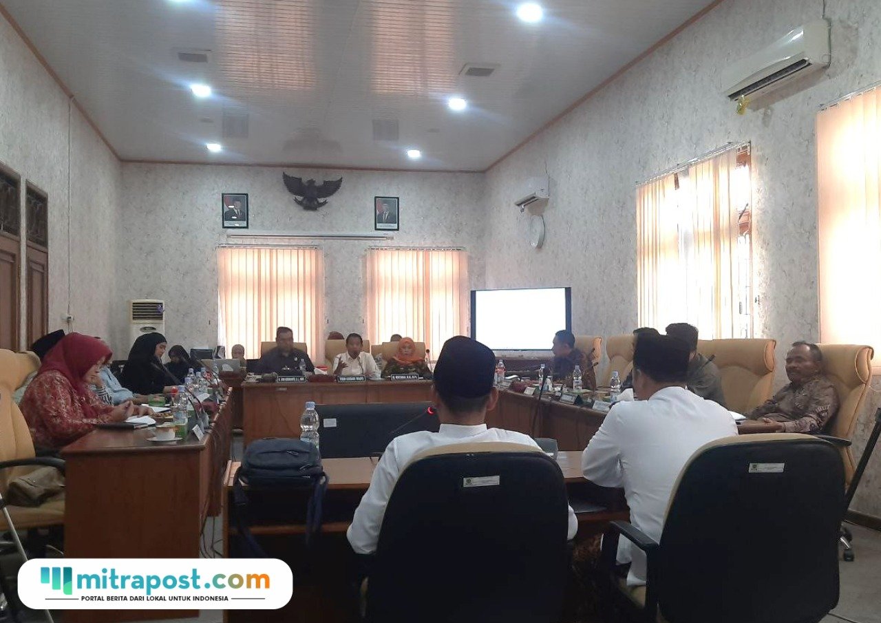 Foto: Pansus Hak Angket DPRD Kabupaten Pati saat mengundang pihak PCNU Pati soal Lima Hari Sekolah (Mitrapost.com/ Kafi)