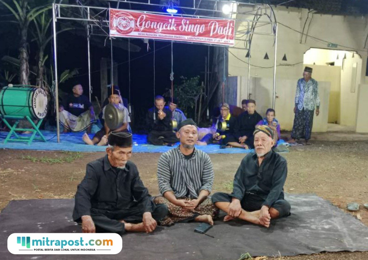 Foto : Kesenian Gong Cik Desa Pasucen Kecamatan Trangkil Pati, belum lama ini. (Dok. Disdikbud Kabupaten Pati)