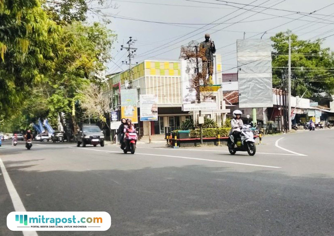 Foto : Kondisi Jalan Kembangjoyo yang akan ditutup sementara hari ini. (Sumber. Mitrapost.com/ Ilham)