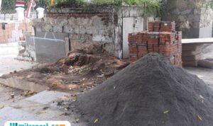 Foto: Bagian Alun-alun Simpang Lima Pati yang telah dibongkar (Mitrapost.com/ Kafi)