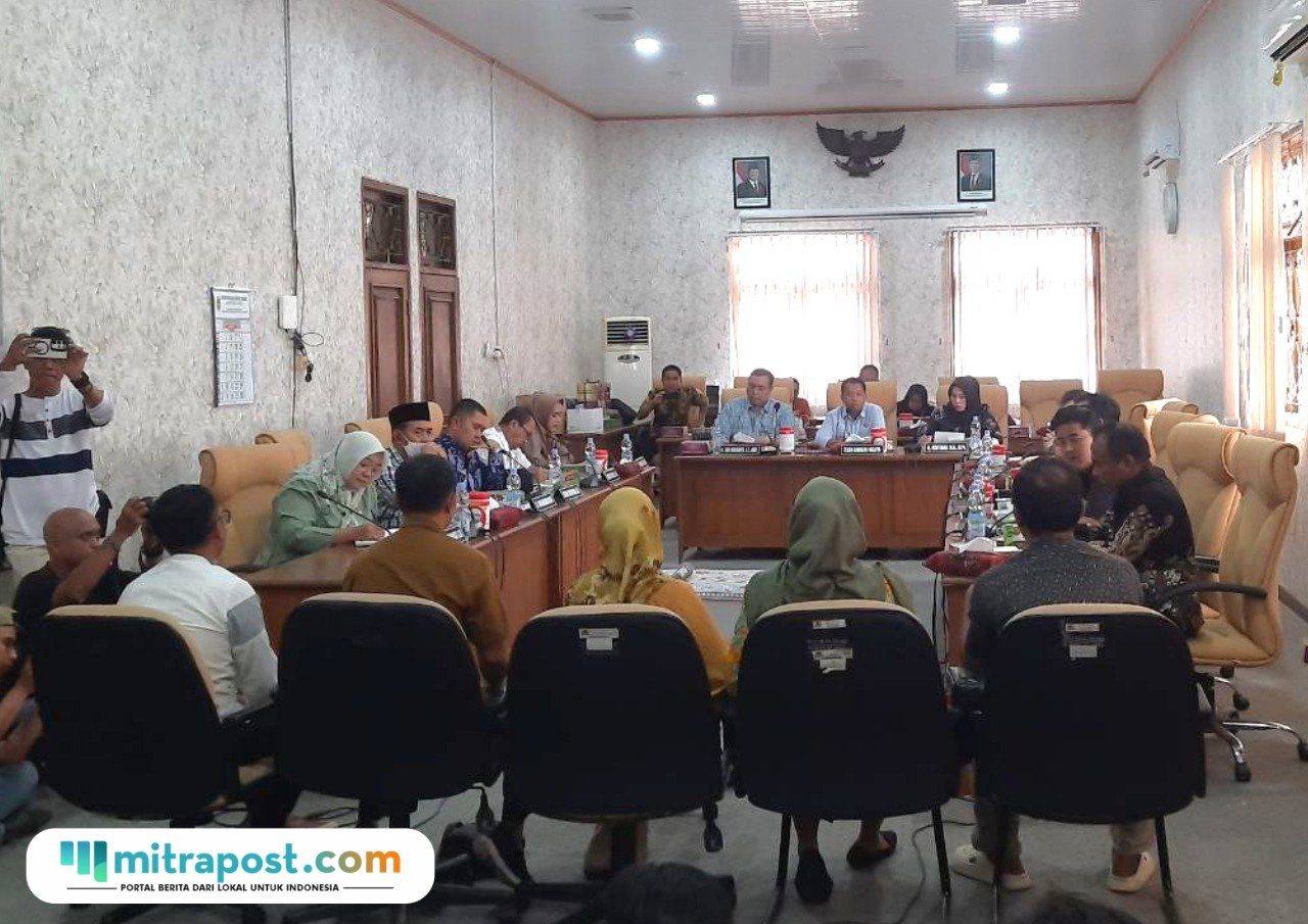 Foto: Rapat Pansus Hak Angket di Ruang Badan Anggaran (Banggar) DPRD Kabupaten Pati (Mitrapost.com/ Kafi)