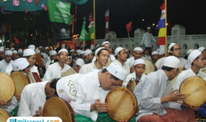 Foto: Ilustrasi Peringatan Maulid di Pesantren Jawa (sumber: Pondok Pesantren Sidogiri)