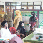 Foto : Dokter spesialis tengah melakukan pemeriksaan kepada pasien saat layanan speling, belum lama ini. (Dok. Dinkes Kabupaten Pati)