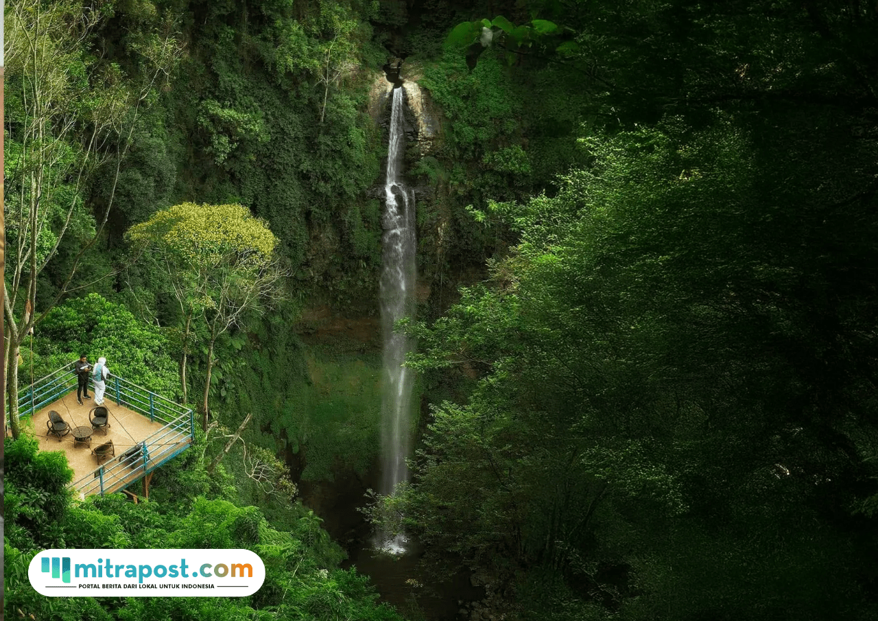 Foto: potret curug cimahi (sumber: Tiket.com) Foto: potret curug cimahi (sumber: Tiket.com)