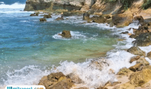 Foto: Pantai Nampu, Wonogiri (sumber: Traveloka)