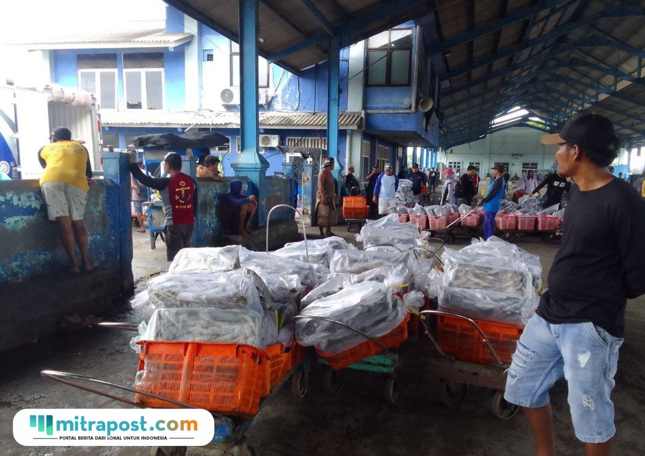 Foto: suasana di TPI Unit 1 Desa Bajomulyo (Mitrapost.com/ Kafi)
