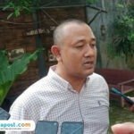 Foto: Juru Bicara DPC Partai Gerindra Kabupaten Pati, Muhammad Ali Gufroni saat diwawancara oleh awak media (Mitrapost.com/ Kafi)