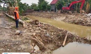 Foto : Peninjauan sungai di Kecamatan Kayen setelah diterjang banjir bandang pada pertengahan bulan September ini. (Dok. BPBD Kabupaten Pati)