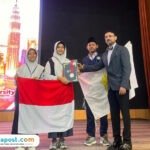 Foto : Siswa Mts Abadiyah saat menerima penghargaan di event Internasional World Invention Competition And Exhibition (WICE) 2025 di Segi University Malaysia pada 21-25 September 2025. (Dok. Mts Abadiyah Kecamatan Gabus) Foto : Siswa Mts Abadiyah saat menerima penghargaan di event Internasional World Invention Competition And Exhibition (WICE) 2025 di Segi University Malaysia pada 21-25 September 2025. (Dok. Mts Abadiyah Kecamatan Gabus)