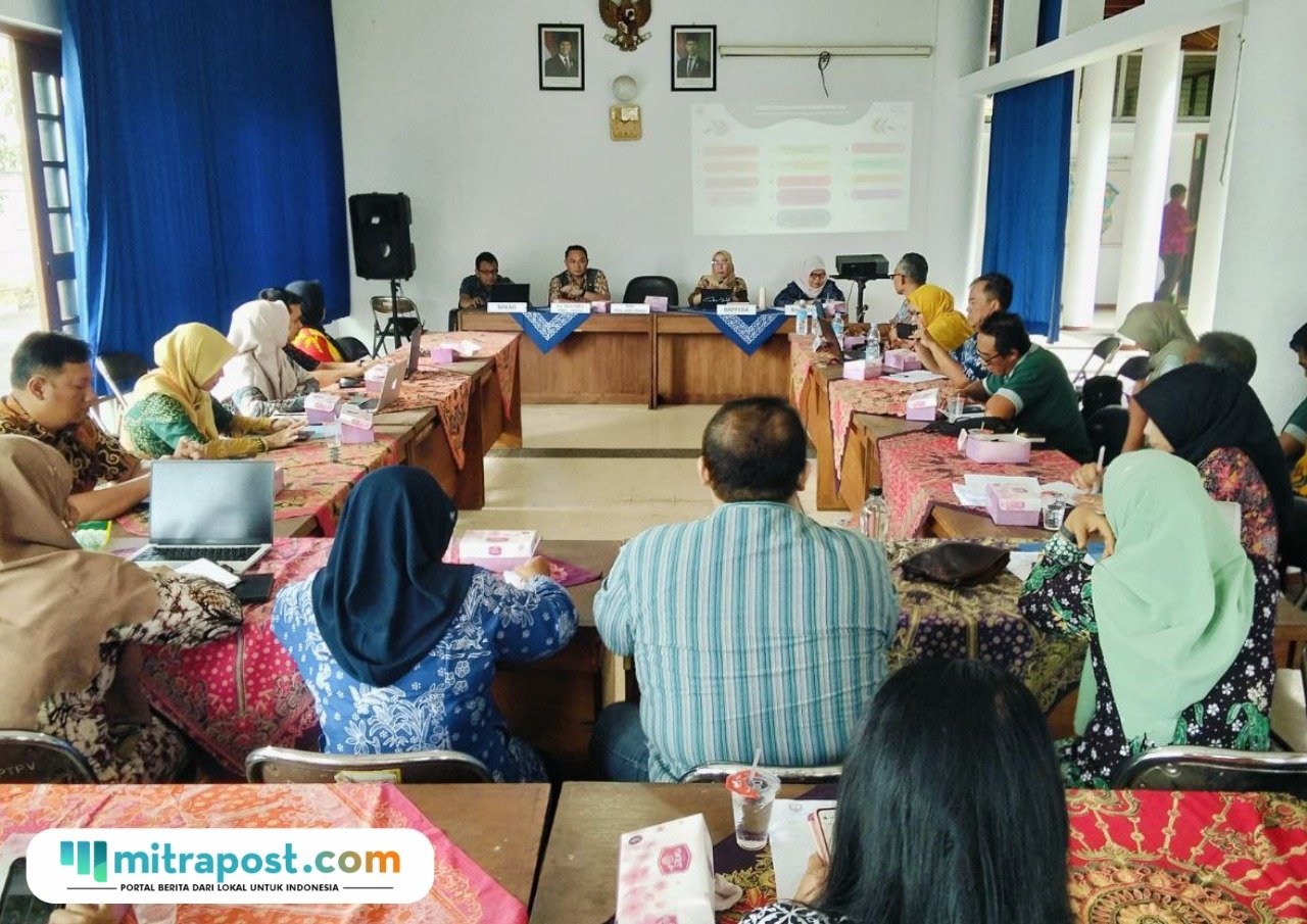Foto : Rakor Pemanfaatan DBHCHT dilakukan di Laboratorium Pengamatan Hama Penyakit (LPHP) wilayah Pati, Selasa (30/09/2025). (Sumber. Mitrapost.com/ Ilham)