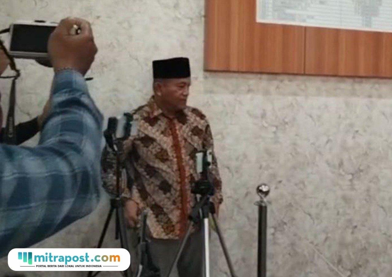 Foto: Ketua Dewas RSUD Soewondo Pati Walk Out dari Rapat Pansus Hak Angket DPRD Kabupaten Pati (Mitrapost.com/ Kafi)