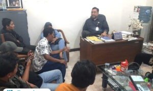 Foto: warga yang tergabung dalam Masyarakat Pati Bersatu mendatangi DPRD Kabupaten Pati (Mitrapost.com/ Kafi)