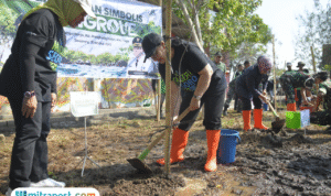 Foto: Pelaksanaan Program Mageri Segoro di Pesisir Kota Semarang (sumber: Dok. Pemkot Semarang)