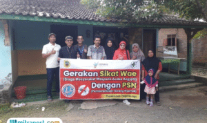 Foto: Upaya Dinkes Pati melalukan pemberantasan sarang nyamuk (Mitrapost.com/ Dinkes Pati)