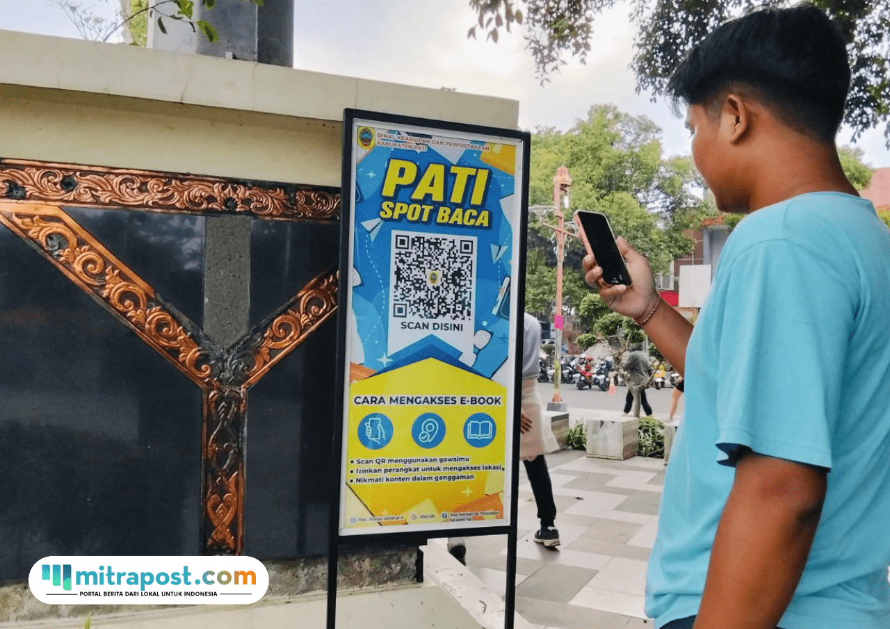 Foto : Fasilitas layanan baca Scan Barcode di Alun-alun Simpang Lima Pati. (Sumber. Mitrapost.com/ Ilham) Foto : Fasilitas layanan baca Scan Barcode di Alun-alun Simpang Lima Pati. (Sumber. Mitrapost.com/ Ilham)