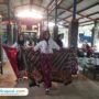 Foto: pelajar SMP Negeri 2 Margorejo Pati menjadi model dalam fashion show memperingati Hari Batik Nasional (Mitrapost.com/ Kafi) 