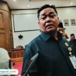 Foto : Ketua DPRD Kabupaten Pati, Ali Badruddin ditemui usai awak media usai melakukan sidang Paripurna, Jumat (31/10/2025). (Sumber. Mitrapost.com/ Ilham) Foto : Ketua DPRD Kabupaten Pati, Ali Badruddin ditemui usai awak media usai melakukan sidang Paripurna, Jumat (31/10/2025). (Sumber. Mitrapost.com/ Ilham)