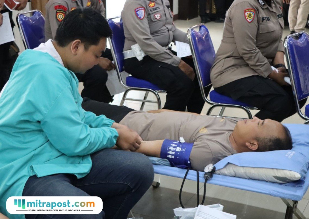 Foto: suasana donor darah dalam rangka Hari Jadi Humas Polri ke-74 di Polresta Pati (Mitrapost.com/ Polresta Pati)