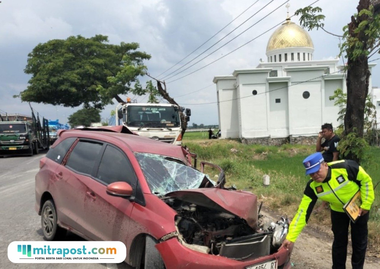 Kronologi Kecelakaan Mobil dan Truk di Jalan Lingkar Penambuhan Pati/tribatranews