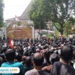 Foto: massa aksi demonstrasi pada tanggal 13 Agustus 2025 (Mitrapost.com/ Kafi) Foto: massa aksi demonstrasi pada tanggal 13 Agustus 2025 (Mitrapost.com/ Kafi)