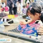 Foto : Sejumlah peserta dari TK dan SD tengah mewarnai Batik di Taman Batik Bakaran Kecamatan Juwana Pati, Sabtu (04/10/2025) pagi. (Sumber. Mitrapost.com/ Ilham)