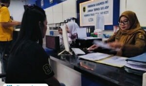 Foto : Disnaker melakukan pelayanan terhadap Calon Pekerja Migran Indonesia (CPMI) di Pati. (Sumber. Mitrapost.com/ Ilham)